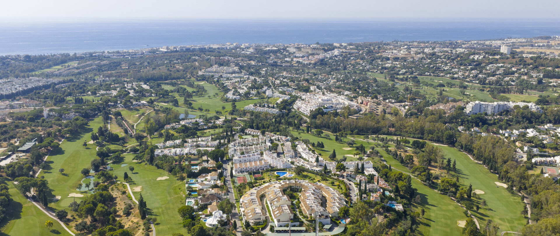 Marbella's golf valley and sea front with a variety of properties