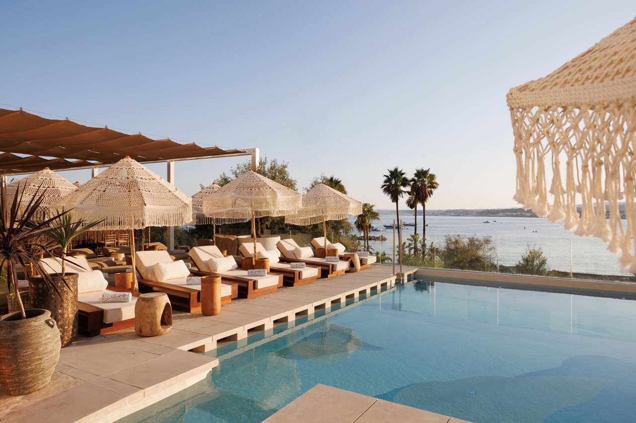 Nube Beach Club beachfront dining and lounge in Marbella