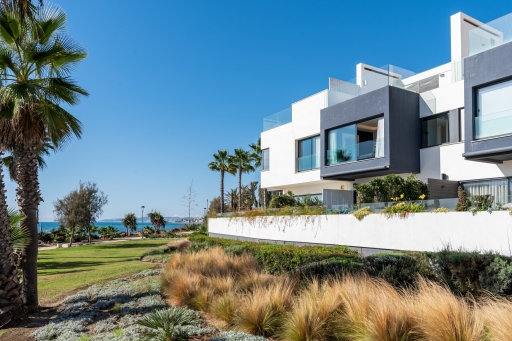 6 Bedroom Beachfront Townhouse/Villa In The luxury island Estepona Development