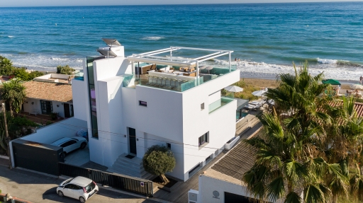 6 Bedroom Frontline Beach Villa - Unbeatable Panoramic Views