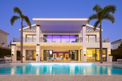 Luxury 5 bedroom 5 bathroom villa in Aloha Nueva Andalucia