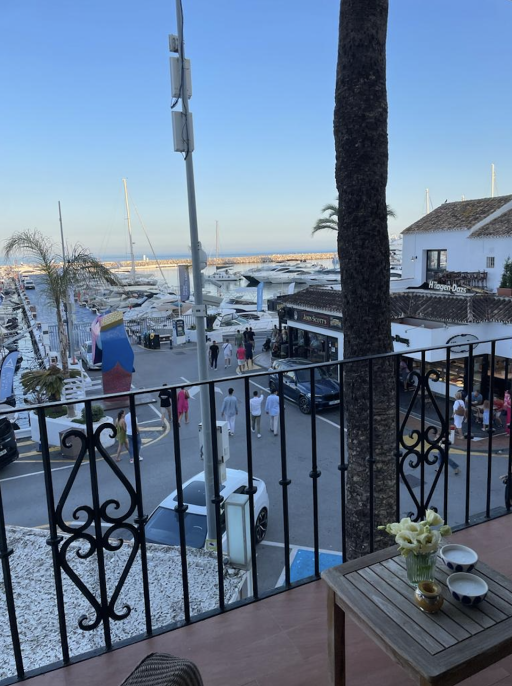 2 bedroom apartment front line Puerto Banus port 