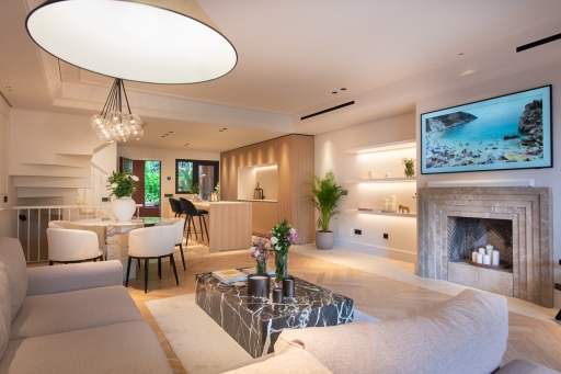 Stunning 4 bedroom Townhouse in Altos de Puente Romano