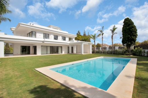 Luxury 6 bedroom Villa on Marbella Golden Mile