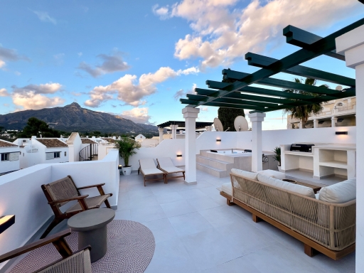 3 Bedroom 2 Bathroom Renovated Duplex Penthouse In Prime location Aloha Gardens Nueva Andalucia