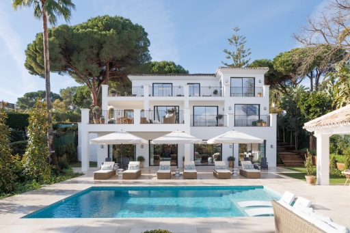 5 Bedroom Andalusian Luxury Villa in Las Brisas