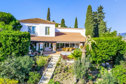 5 Bedroom Villa in Selwo, Estepona