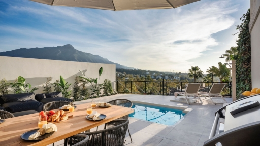 4 bedroom Apartment in Palacetes Los Belvederes