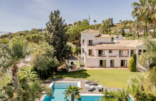 6 Bedroom Andalusian Villa in Las Brisas