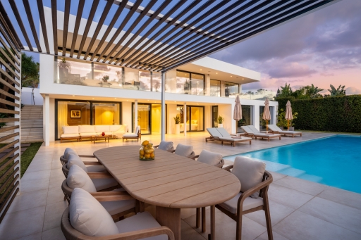 Villa for sale in Nueva Andalucia, Marbella