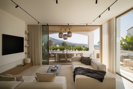 Beautiful 4 Bedroom Townhouse in Altos de Aloha