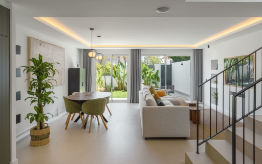 Town House for sale in Balcón del Golf, Nueva Andalucia