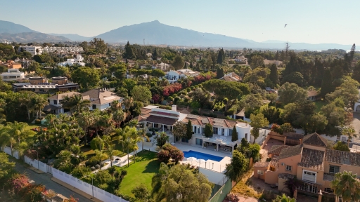 6 Bedroom Beachside Villa Guadalmina Baja